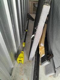 StoreLocal Pimpama  Photo 3