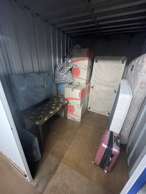 National Storage Auction 17048402638485