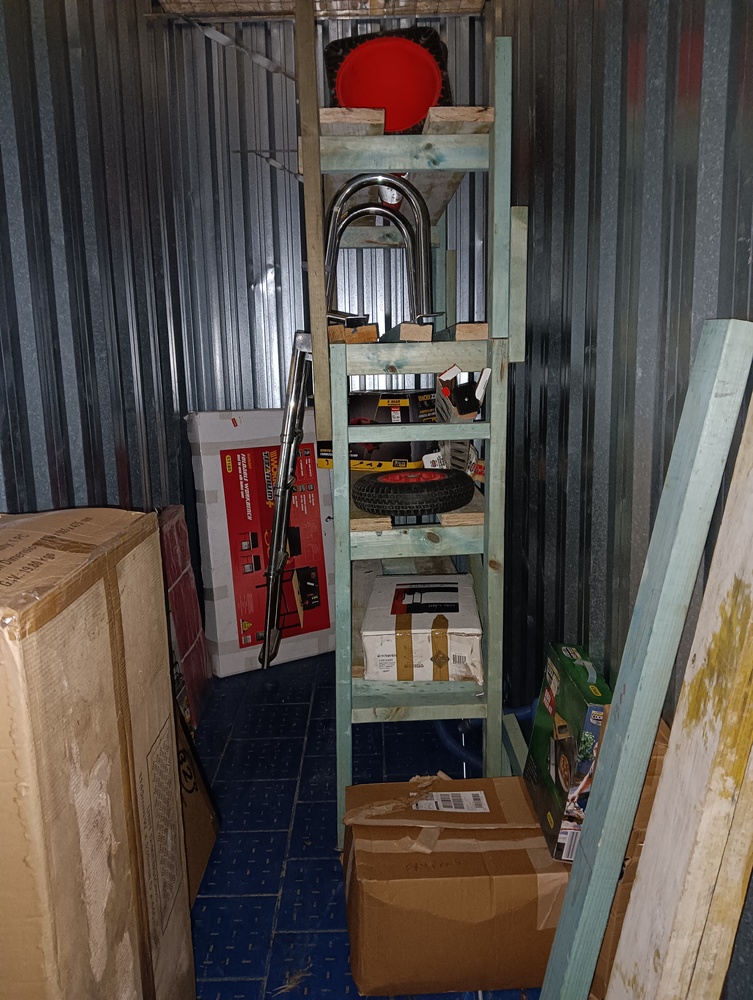 Stow-Away Punchbowl Self Storage Unit auction IB-1394