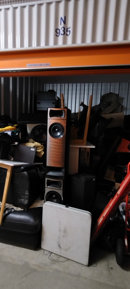 Kennards Self Storage Waterloo Self Storage auction IB-8177