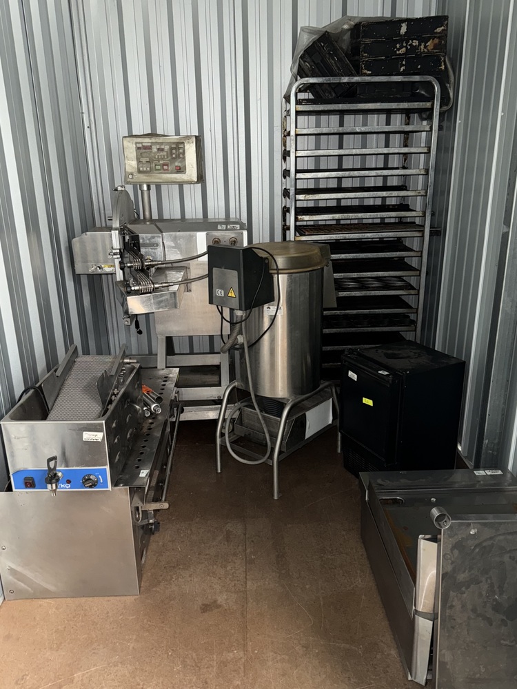 Fort Knox Self Storage Ringwood Abandoned Storage garage Auctions auction IB-4014