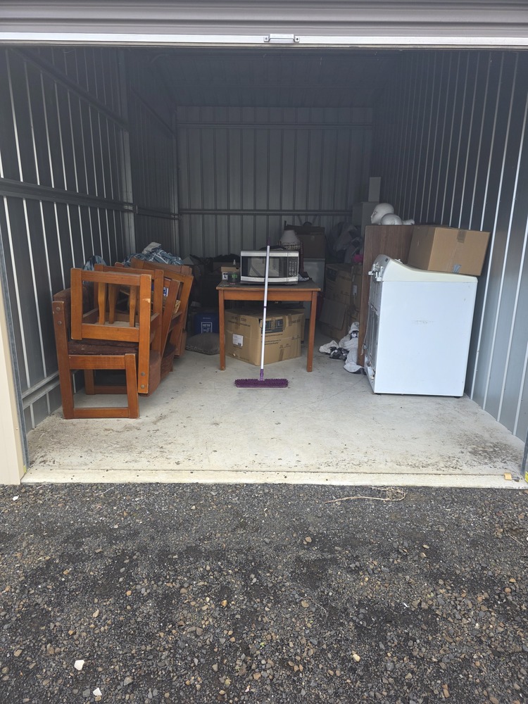 National Storage Moe  Storage Unit auction IB-8789