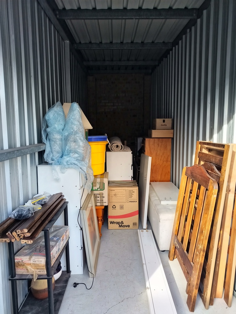 Penrith Lock Up Storage Units Storage auction IB-2450