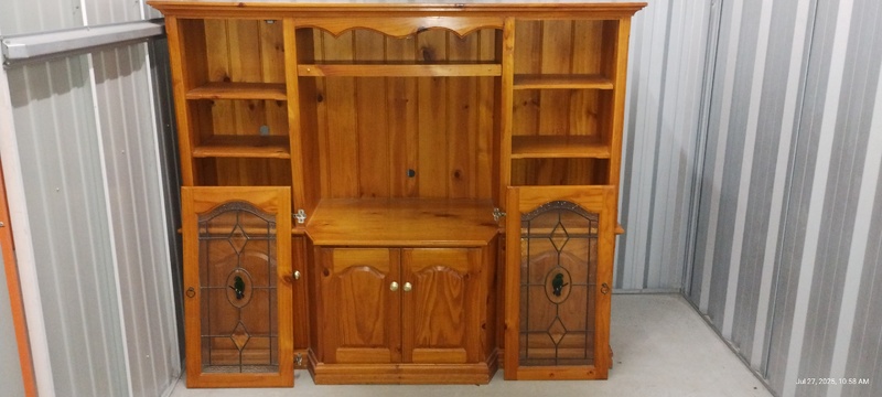 Kennards Self Storage Burleigh Junction Abandoned Storage garage Auctions auction IB-3825