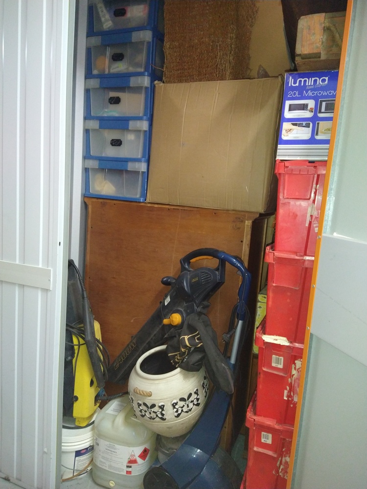 Kennards Self Storage Burleigh Junction Storage garage Auctions auction IB-4624