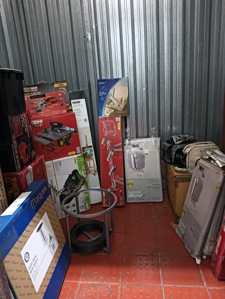 Stow-Away Punchbowl Bid on Storage Unit auction IB-3630