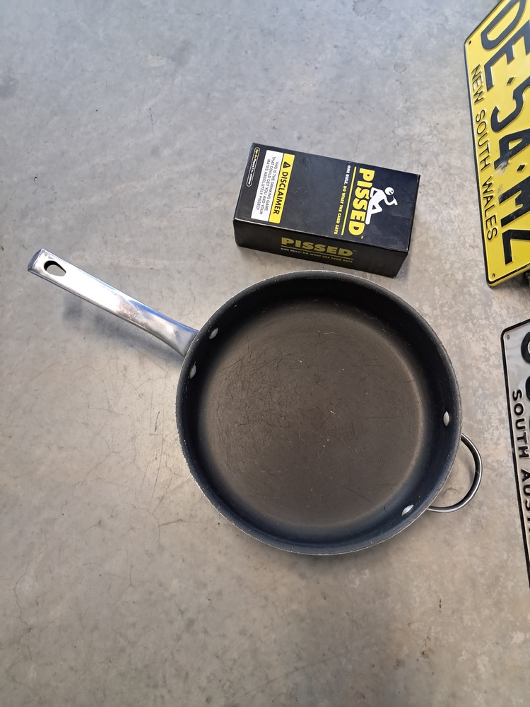 Storage King St Marys Abandoned Storage shed Auctions auction IB-6766