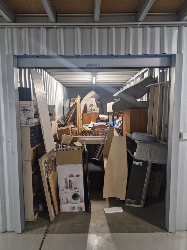 S. Cameron - Private Seller Bid on Self Storage Unit auction IB-6601