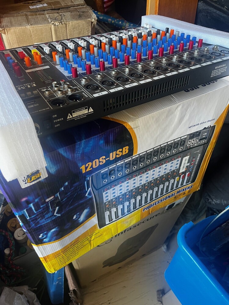 Fort Knox Self Storage Dandenong Storage Unit Auction auction IB-3428