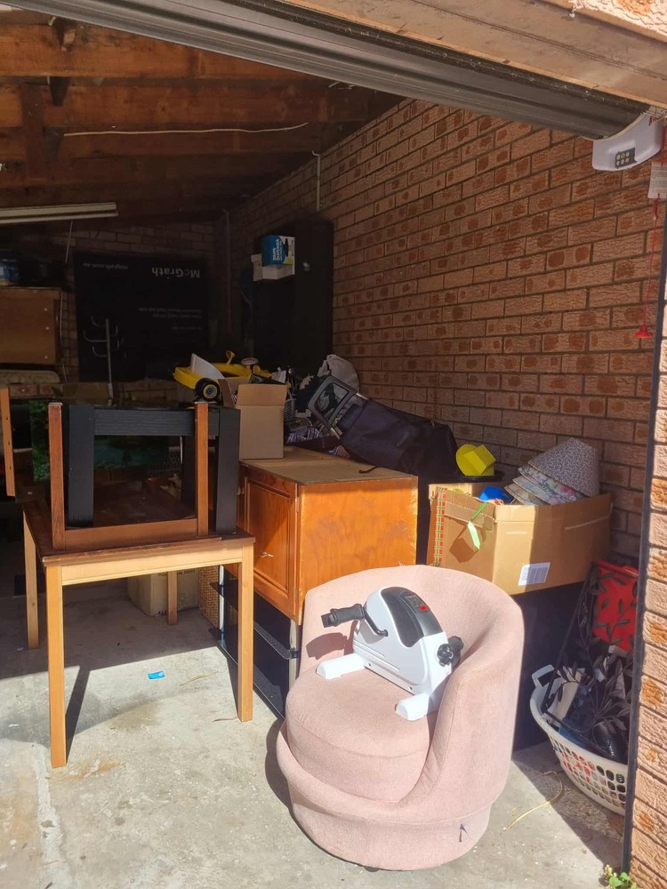S. Cameron - Private Seller (Kanwal) Bid on Storage Unit auction IB-7022