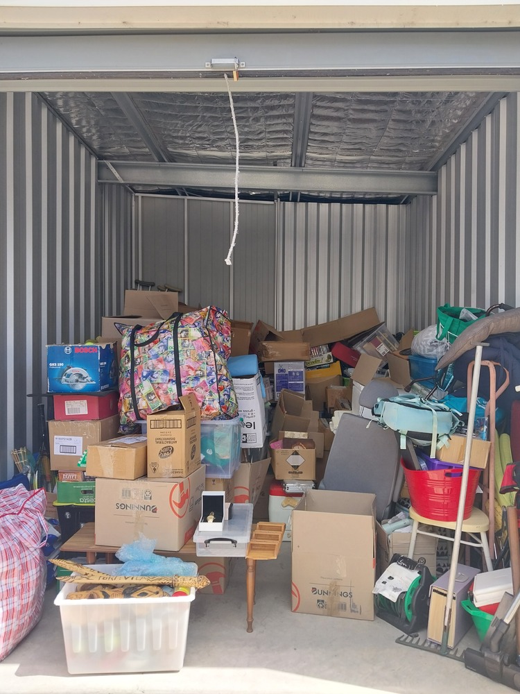 Storage King McGraths Hill Storage auction IB-6400
