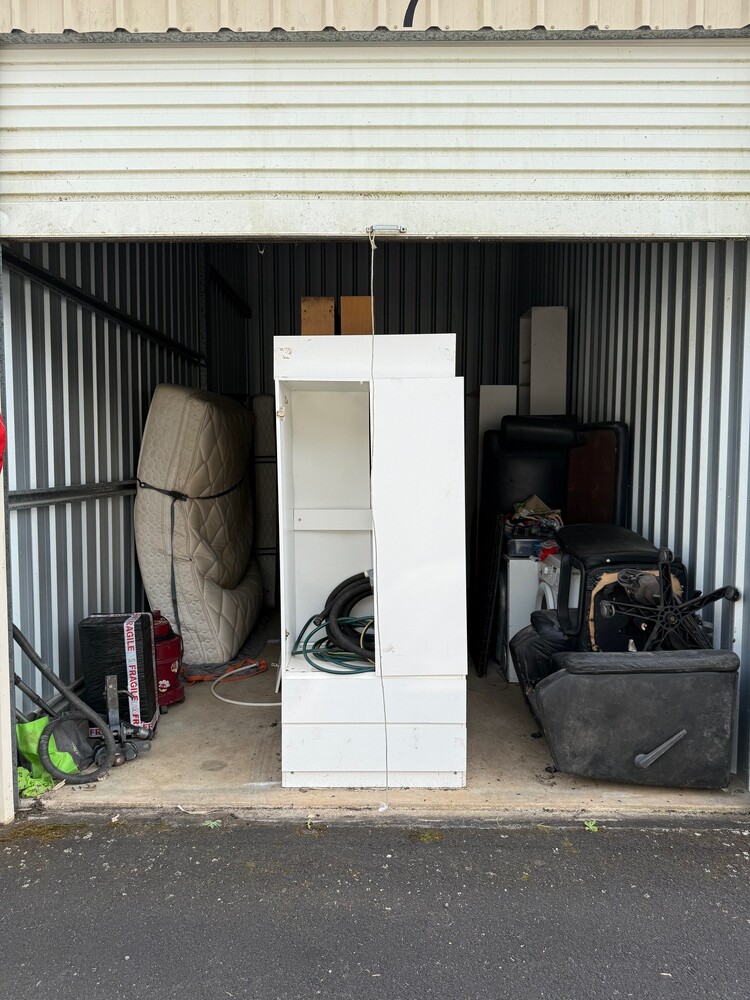 Caravans + Storage Goonellabah Abandoned Storage garage Auctions auction IB-5711