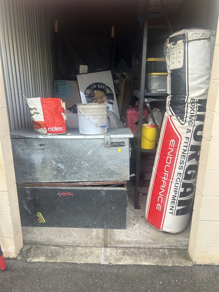 Rent a Space Padstow Abandoned Storage garage Auctions auction IB-2013