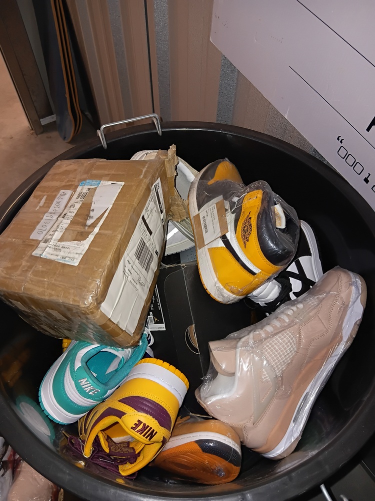 Roomia Self Storage Sunshine Self Storage auction IB-4084