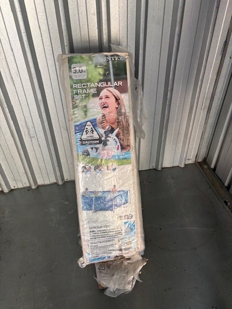 Loxon Storage Burleigh Abandoned Storage shed Auctions auction IB-4387