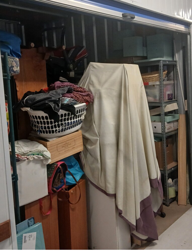 Roomia Self Storage St Marys SA Storage auction IB-9583