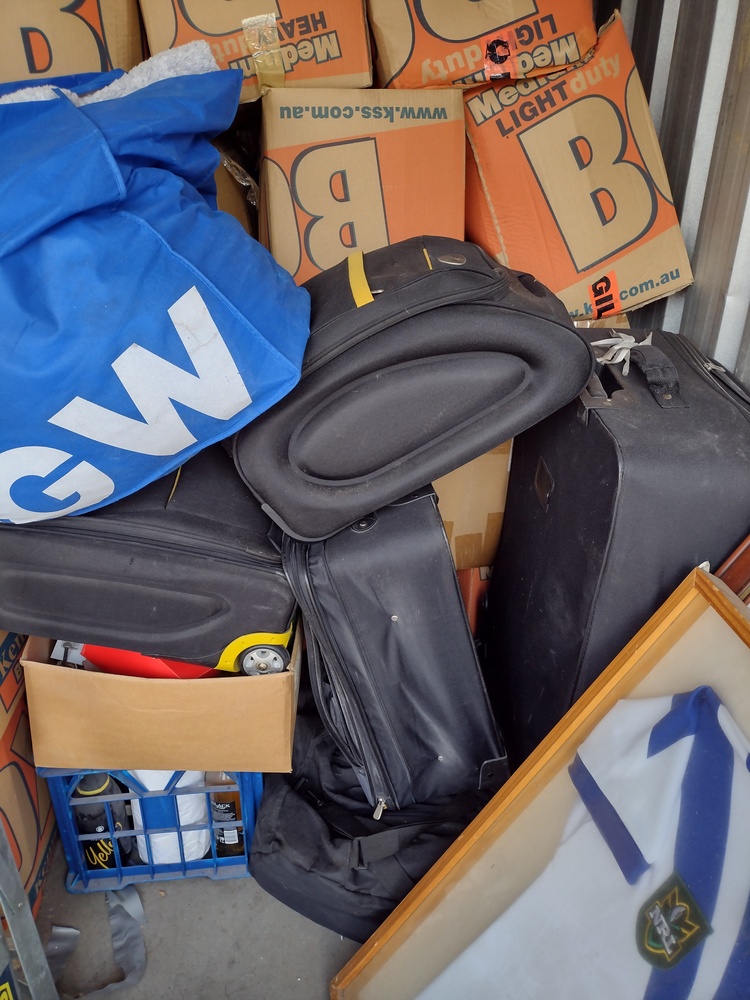 Kennards Self Storage Guildford Self Storage Unit auction IB-6133