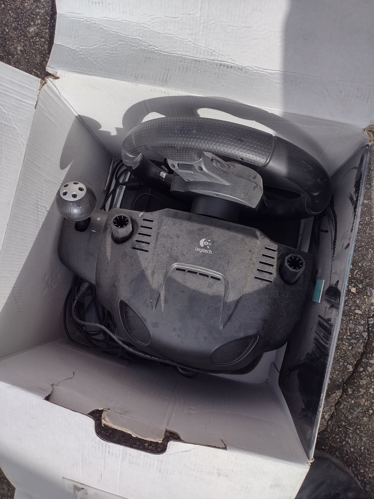 Kennards Self Storage Guildford Bid on Storage auction IB-6133