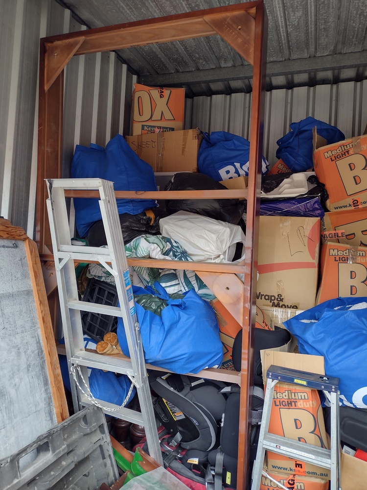 Kennards Self Storage Guildford Abandoned Storage centre Auctions auction IB-6133