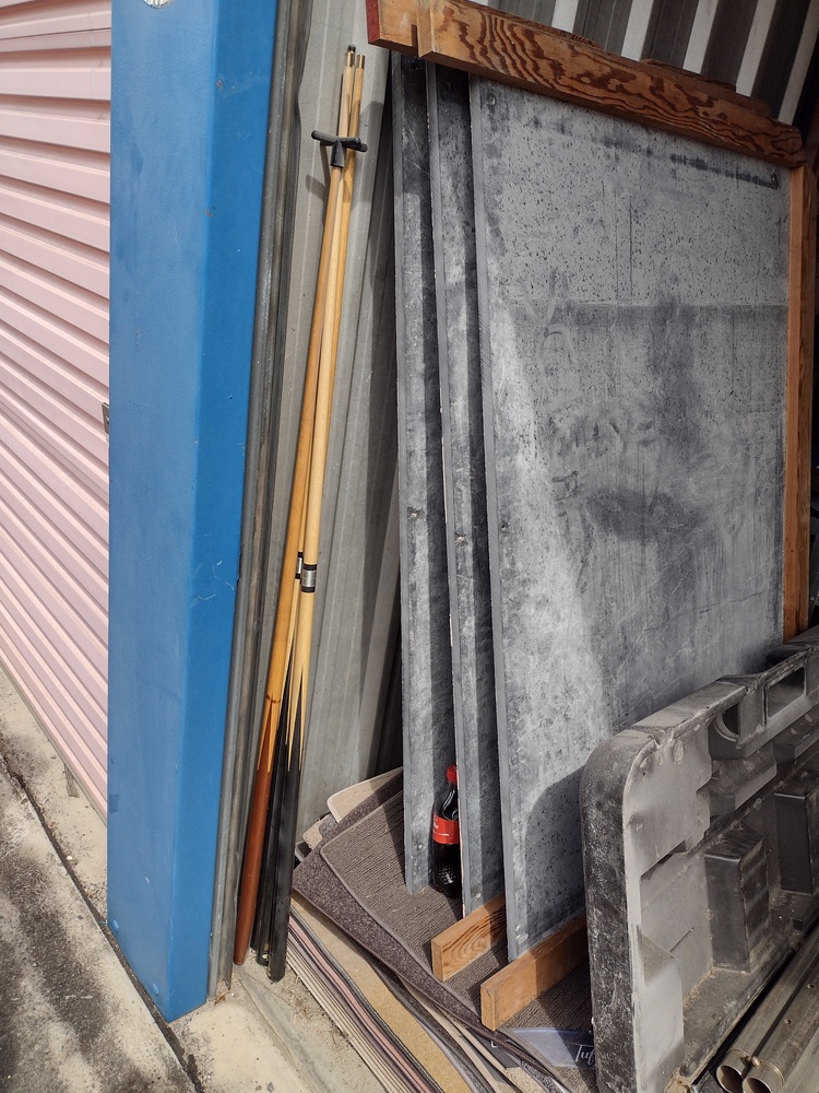 Kennards Self Storage Guildford Abandoned Storage shed Auctions auction IB-6133