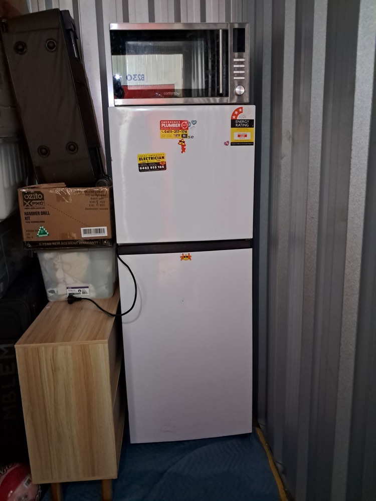 Storage King Maddington South Bid on Storage Unit auction IB-5492