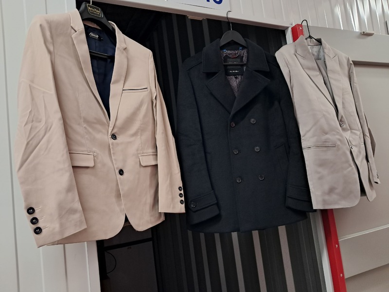 Storage King Maddington South Bid on Storage auction IB-5492