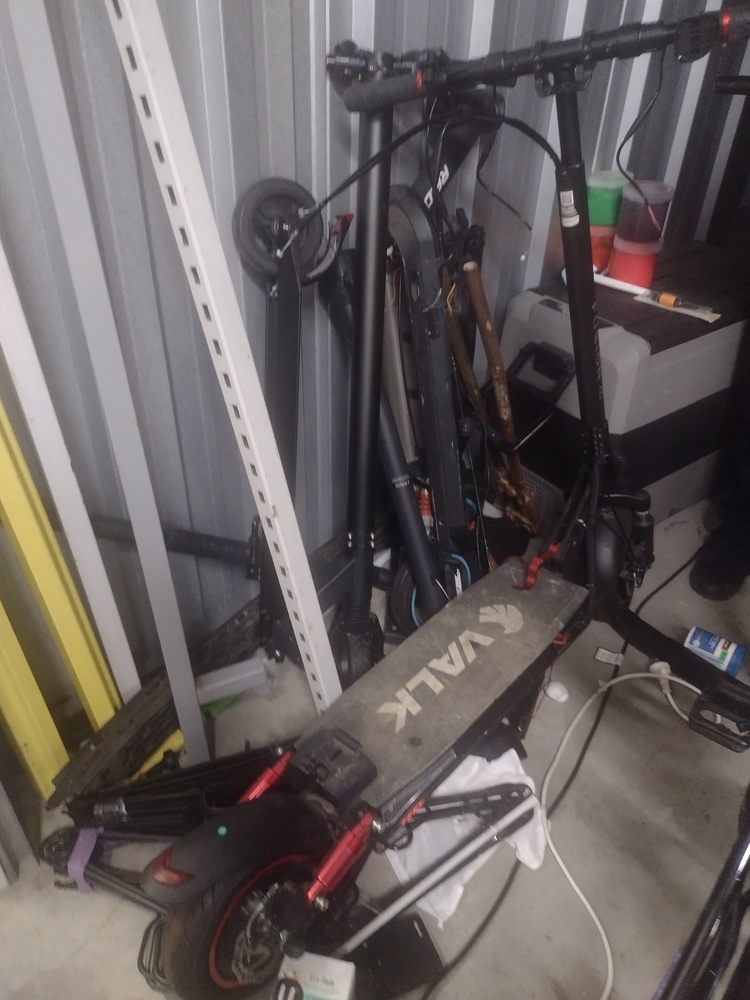 Kennards Self Storage Warana Bid on Storage auction IB-1769