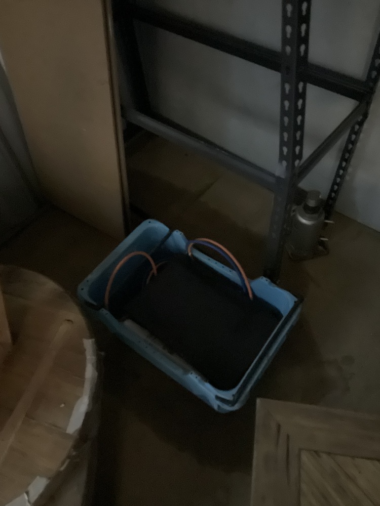 Storage King Ipswich Abandoned Storage Auctions auction IB-8678