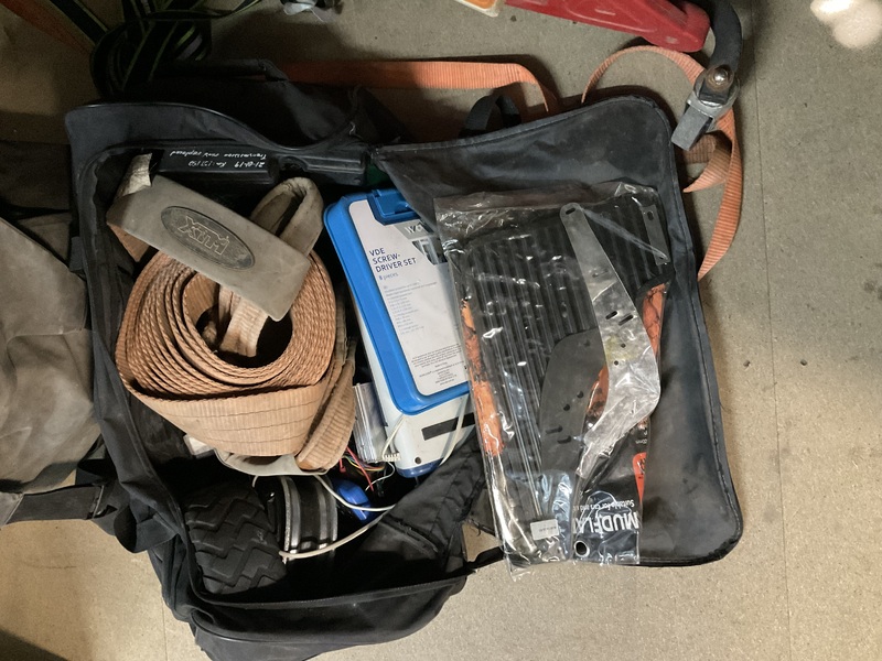 Storage King Ipswich Abandoned Storage centre Auctions auction IB-8678