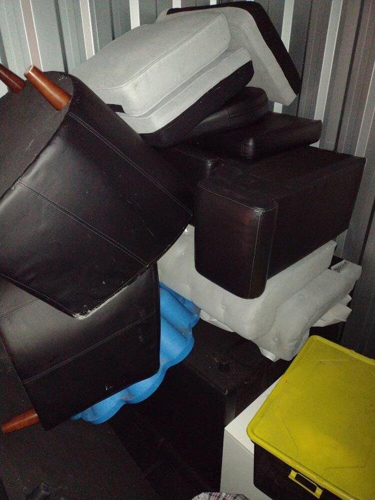 Kennards Self Storage Guildford Bid on Self Storage Unit auction IB-3543