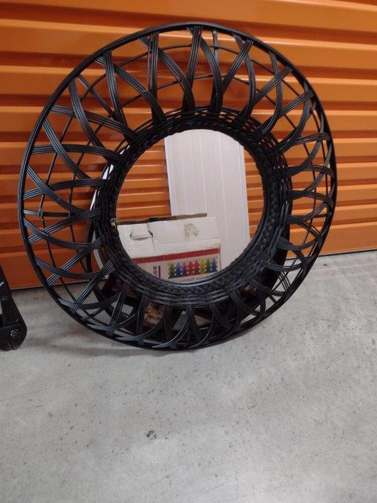 Kennards Self Storage Guildford Abandoned Storage shed Auctions auction IB-3543