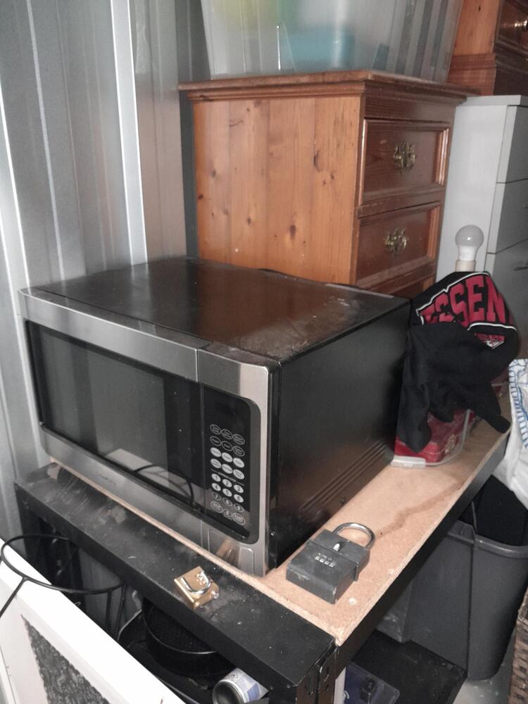 StoreLocal Pimpama  Storage Unit auction IB-2534