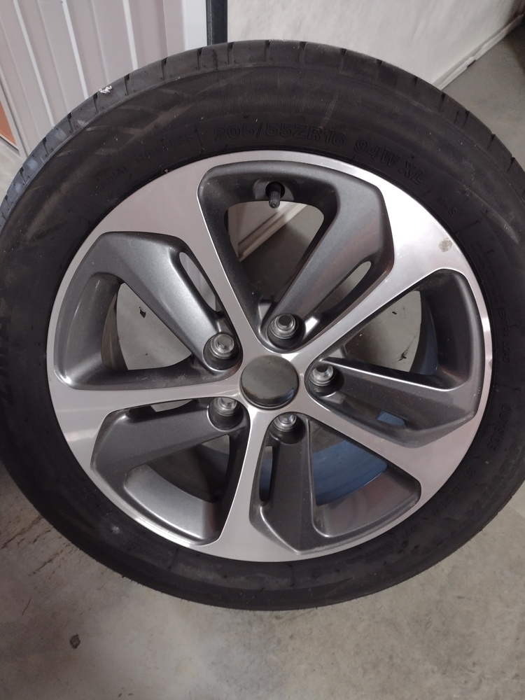 Kennards Self Storage Campbelltown Bid on Self Storage Unit auction IB-9009