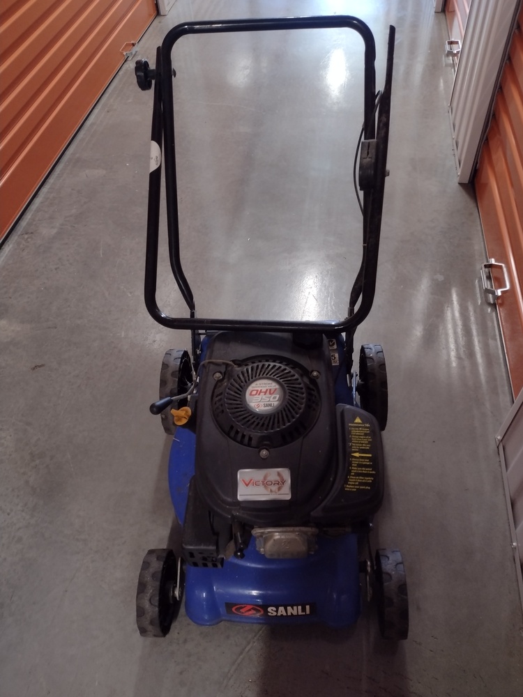 Kennards Self Storage Campbelltown Abandoned Self Storage Auctions auction IB-9009