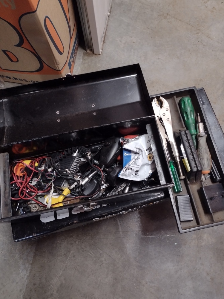 Kennards Self Storage Campbelltown Abandoned Storage Unit Auctions auction IB-9009