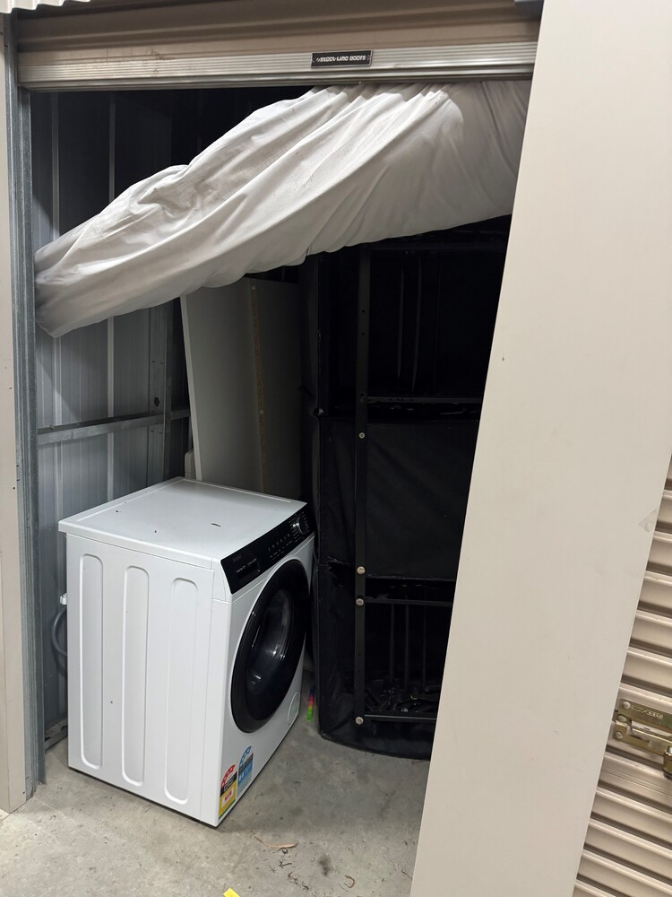 National Storage Beresfield  Storage auction IB-6251