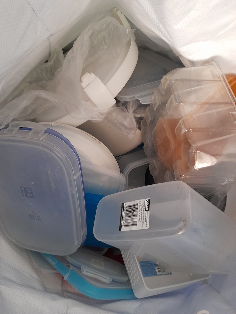 Storage King Maddington Abandoned Storage shed Auctions auction IB-1483