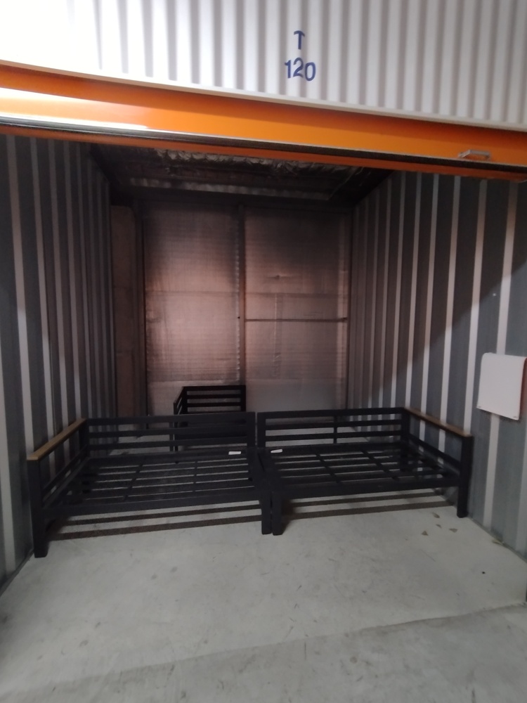 Kennards Self Storage Guildford Storage auction IB-9147