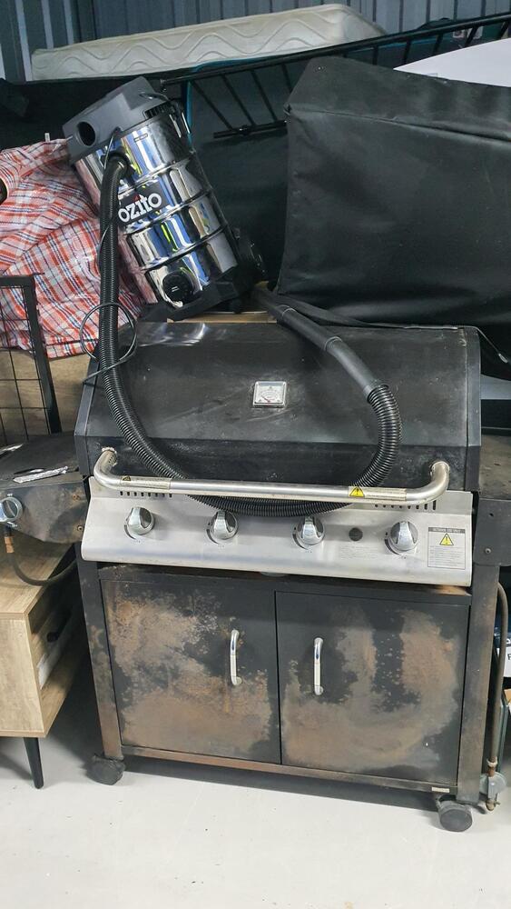 Storage King Redbank Plains Abandoned Storage Auctions auction IB-1768