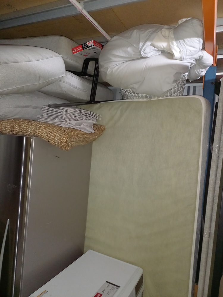 Storage King Alexandria Abandoned Storage garage Auctions auction IB-5018