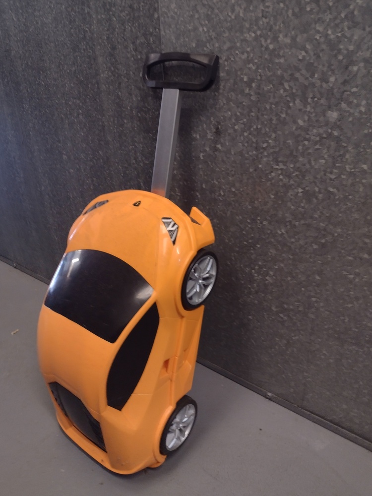 Kennards Self Storage Wentworthville Abandoned Storage garage Auctions auction IB-9008