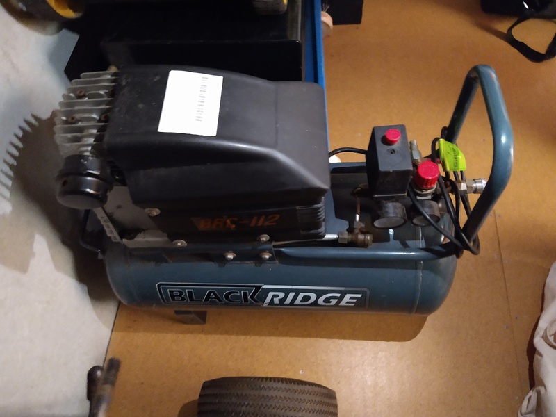 Kennards Self Storage Baringa Bid on Storage Unit auction IB-1971