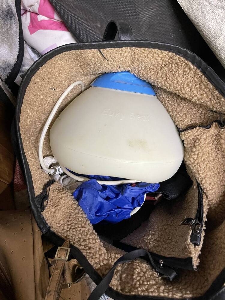 Big Orange Storage Abandoned Storage garage Auctions auction IB-2926