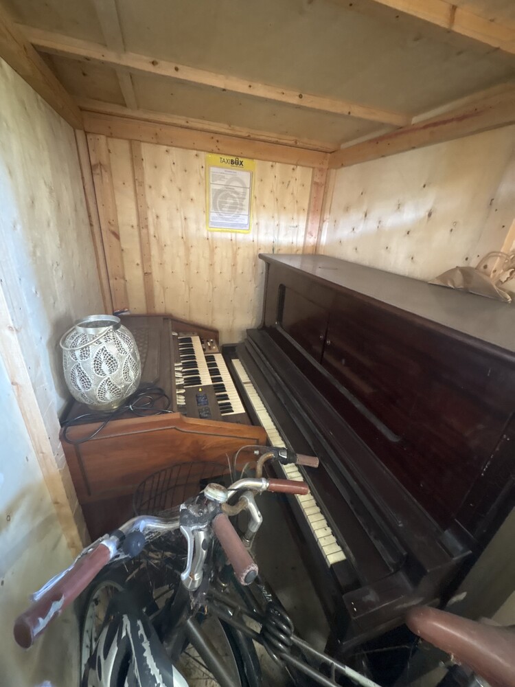 Melbourne South East Storage auction IB-1362