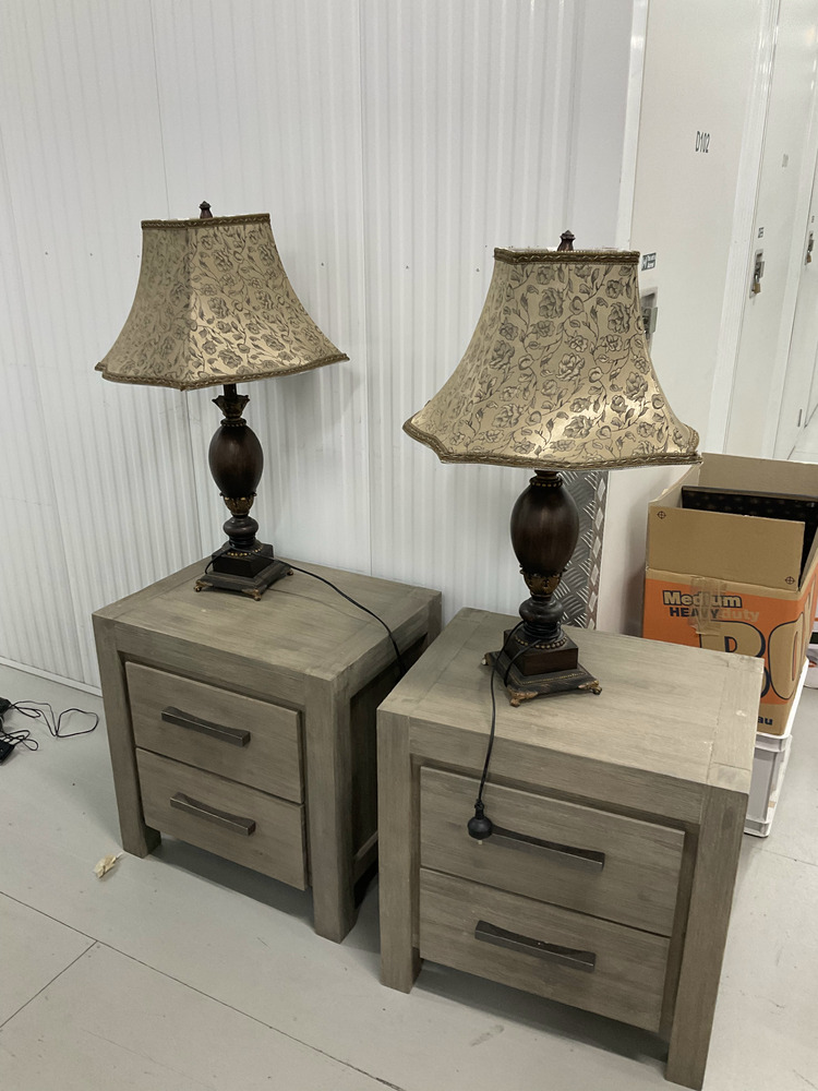 Hills Storage Castle Hill Abandoned Self Storage Auctions auction IB-6981