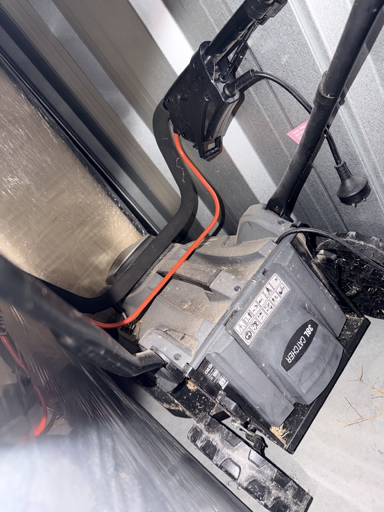 StorHub Rouse Hill Abandoned Self Storage Auctions auction IB-7121