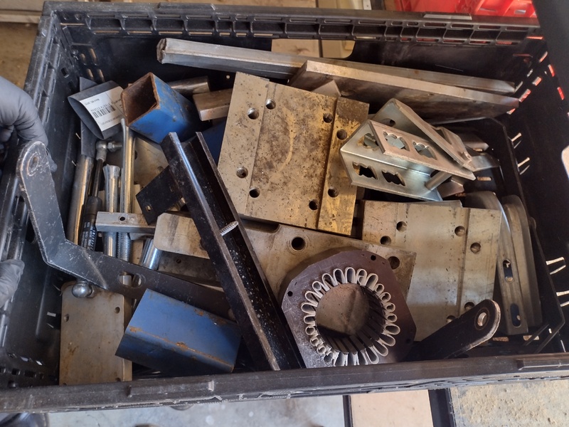 Kennards Self Storage Campbelltown Abandoned Storage Auctions auction IB-6950