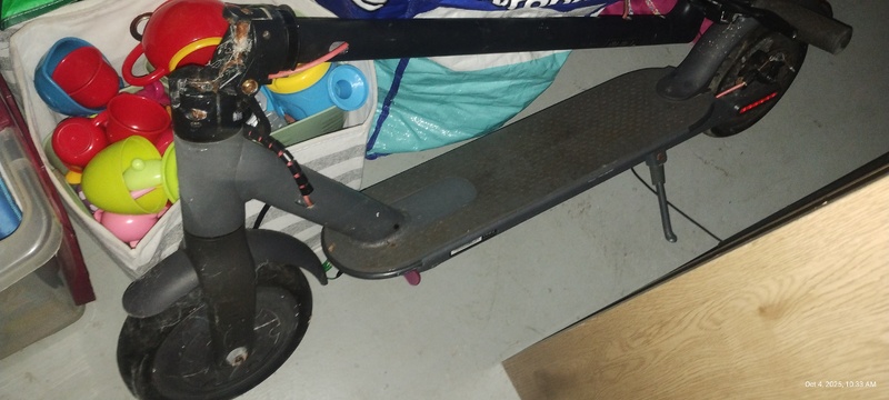 Kennards Self Storage Burleigh Junction Abandoned Storage garage Auctions auction IB-9848