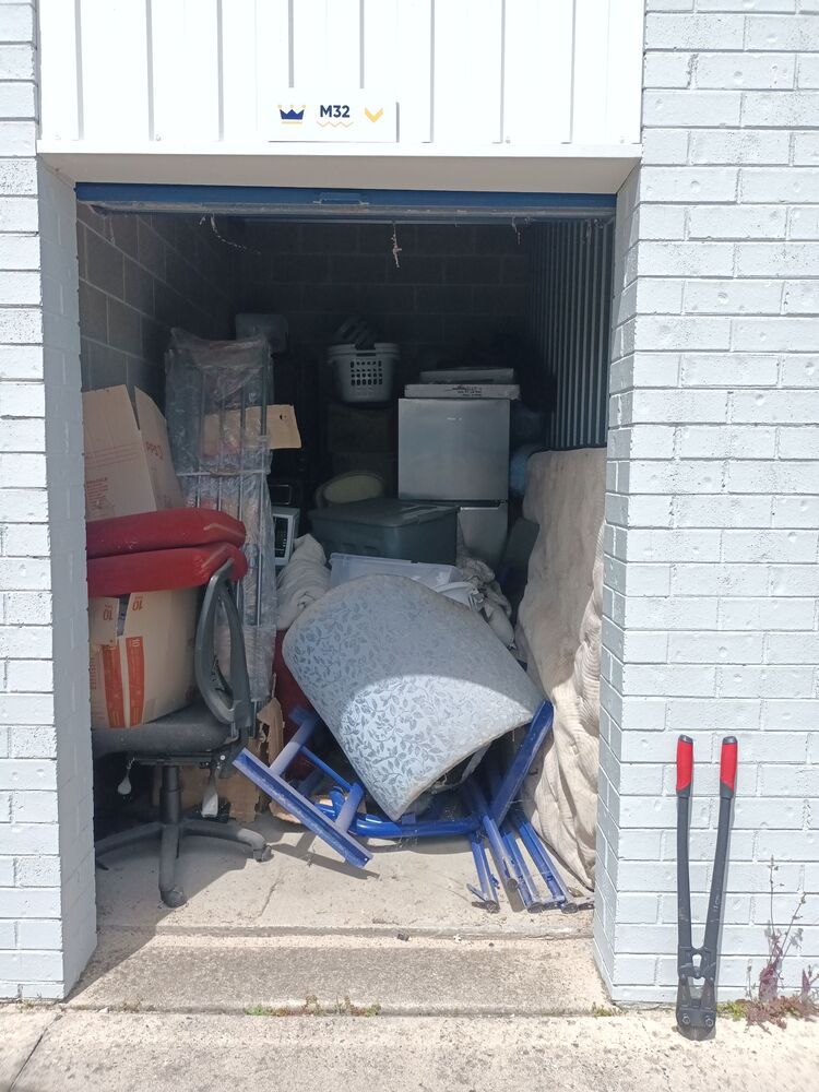 Storage King Frankston Bid on Self Storage Unit auction IB-8109