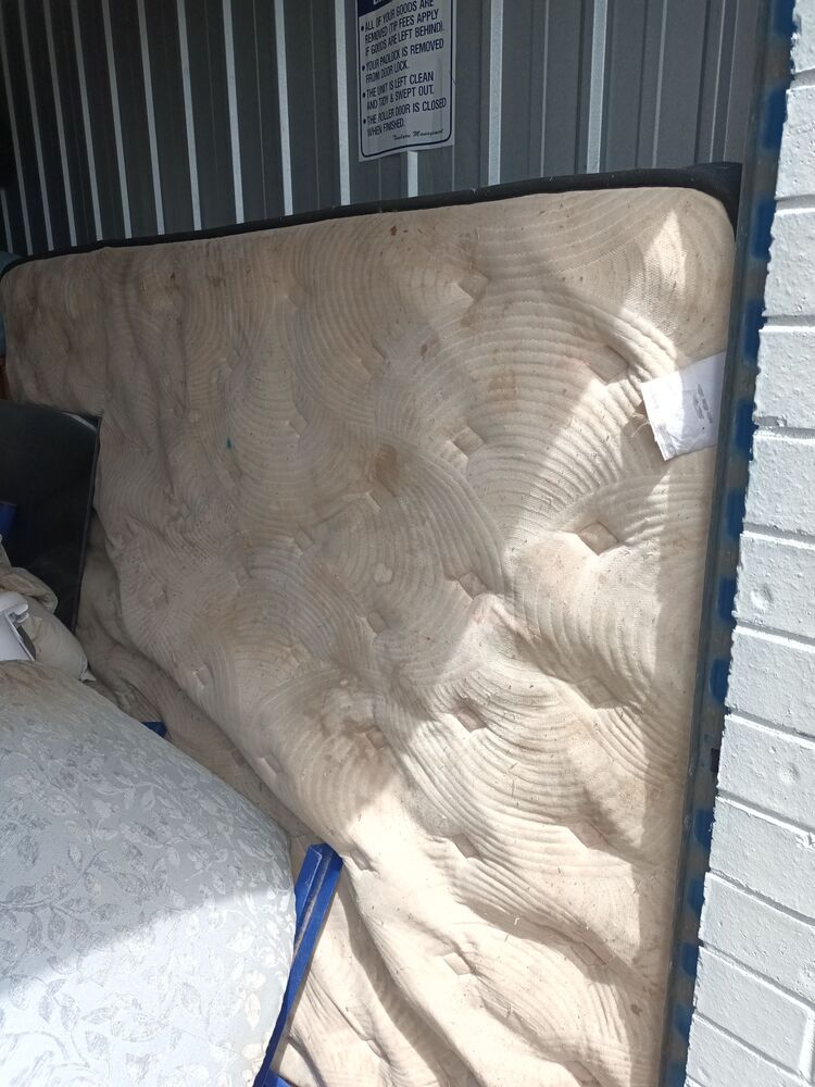 Storage King Frankston Abandoned Storage centre Auctions auction IB-8109